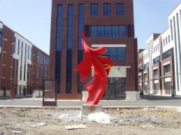 hj1724 不銹鋼雕塑—凌空之剪_青島國際服裝城不銹鋼雕塑、石雕、玻璃鋼雕塑_濱州宏景雕塑有限公司