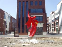 hj1725 不銹鋼雕塑—凌空之剪_青島國際服裝城不銹鋼雕塑、石雕、玻璃鋼雕塑_濱州宏景雕塑有限公司